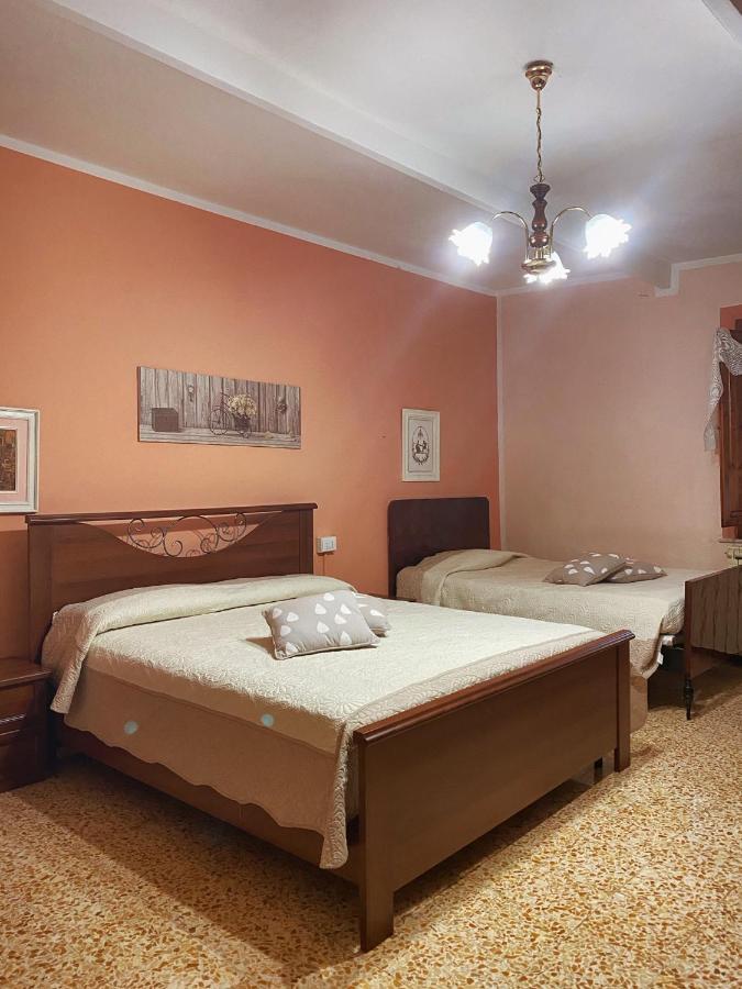 La Casa Dei Nonni Villa Chianni Eksteriør billede